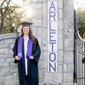 Meet your Posher, Caitlyn